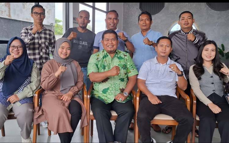 Pengurus Asosiasi Sepak Bola Wanita Kotawaringin Timur. (FOTO: IST)