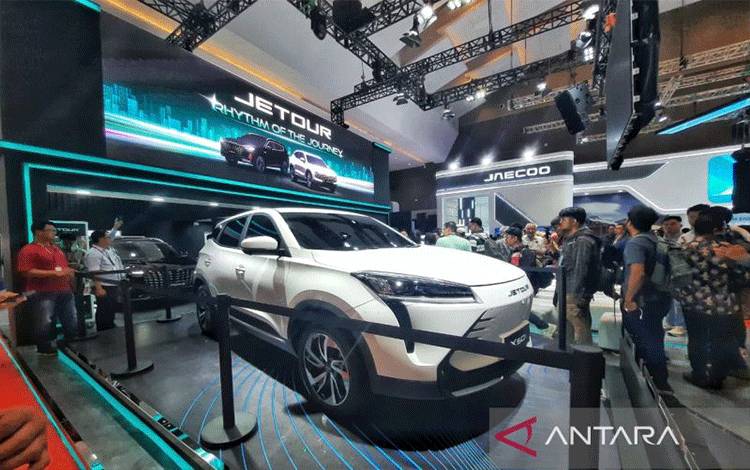 Jetour X50e yang hadir di ajang IIMS 2025. (ANTARA/Chairul Rohman)