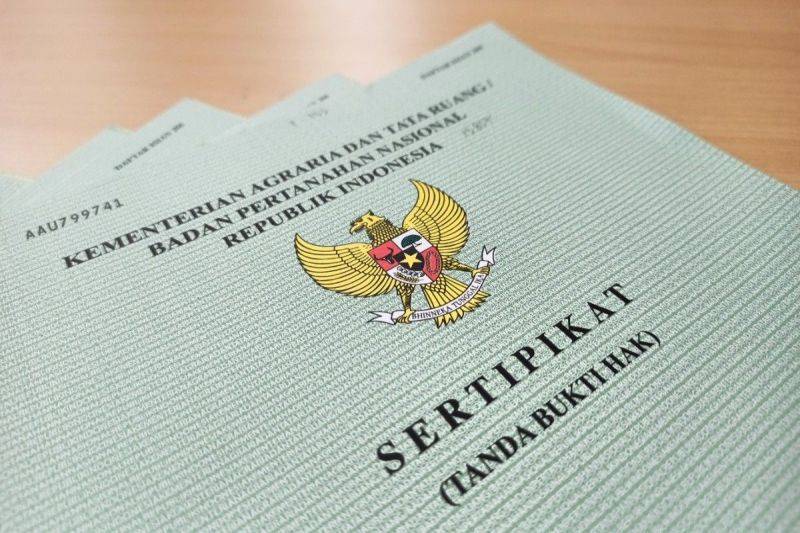 Arsip - Ilustrasi - Sertifikat tanah. (ANTARA/HO-PLN)