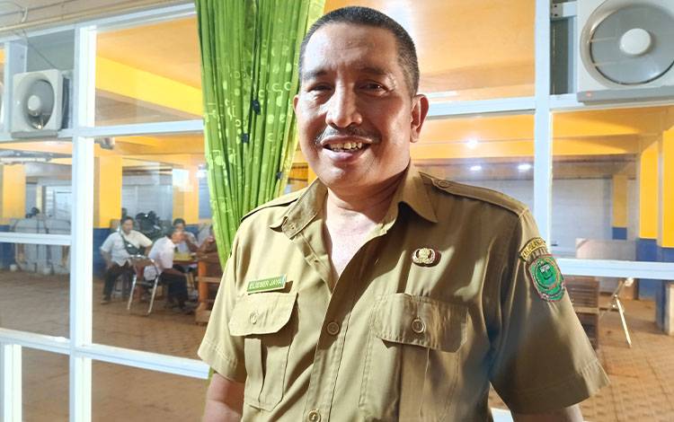 Kepada Dinas Disperidakop Pulang Pisau Elieser Jaya. (FOTO : RETHA)