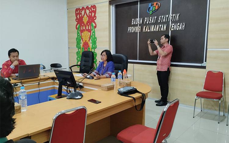 Penyampaian berita resmi statistik Provinsi Kalimantan Tengah. (FOTO: TESTI PRISCILLA)