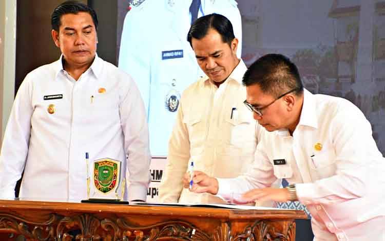 Pemkab Pulang Pisau Lakukan Penandatanganan Perjanjian Kinerja Tingkatkan Integritas