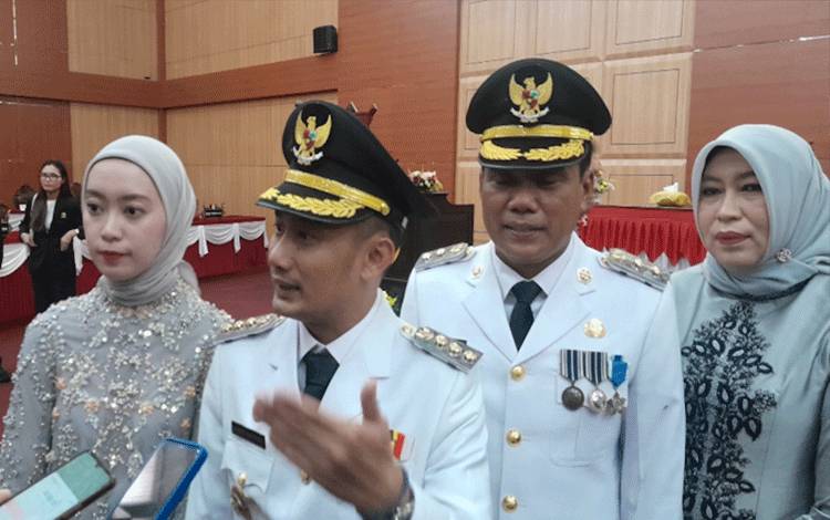 Walikota Palangka Raya, Fairid Naparin saat memaparkan 5 point utama misi landasan dalam penyusunan RPJMD Kota Palangka Raya. (Foto:MARINI)
