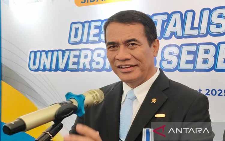 Menteri Pertanian Andi Amran Sulaiman memberikan keterangan kepada wartawan