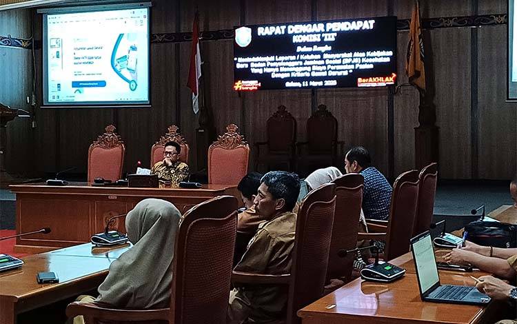 Rapat Dengar Pendapat Komisi III DPRD Kotawaringin Timur terkait keluhan masyarakat terkait kebijakan baru BPJS Kesehatan, Selasa, 11 Maret 2025. (FOTO: DEWIP)