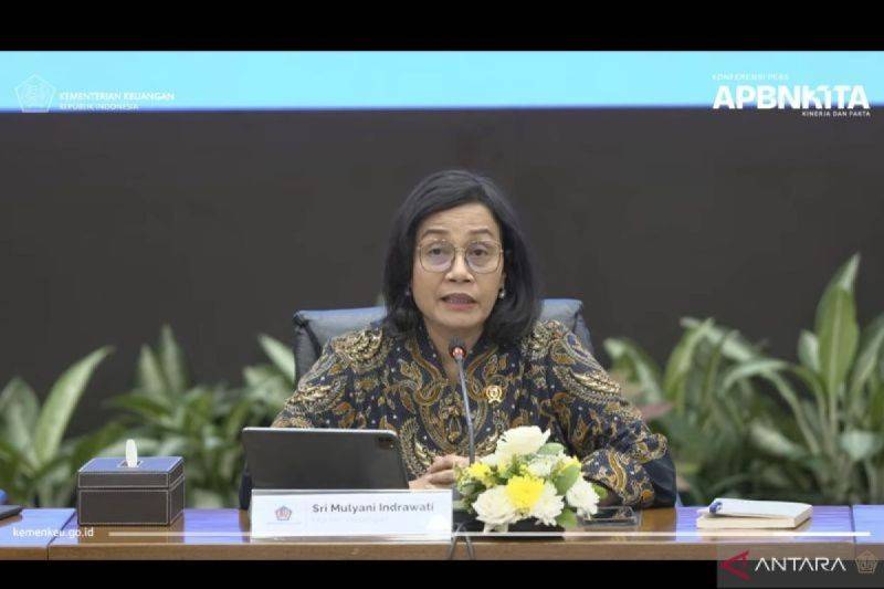 Menteri Keuangan Sri Mulyani Indrawati dalam konferensi pers APBN KiTa Edisi Maret 2025 di Jakarta, Kamis (13/2/2025). (ANTARA/Imamatul Silfia)