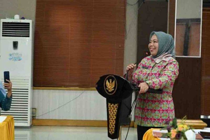 Bupati Kobar Nurhidayah saat memimpin langsung kegiatan aksi ketiga rembuk penekanan angka stunting di wilayah setempat. (ANTARA/HO-Prokom Kobar.)