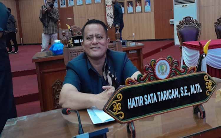 Anggota Komisi I DPRD Palangka Raya, Hatir Sata Tarigan (Foto:MARINI)