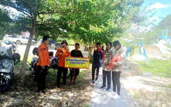 Petugas dari Polres, BPBD dan Disbudparpora Barito Utara menjaga keamanan para pengunjung di tiga objek wisata unggulan di daerah ini.(foto: Dhani)