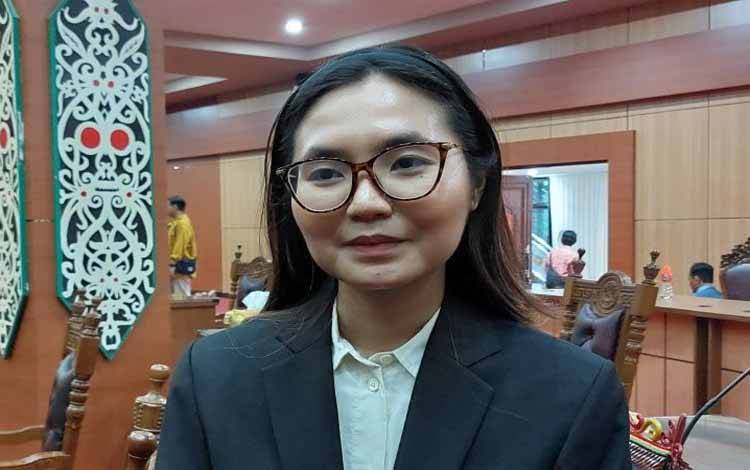 Anggota Komisi III DPRD Palangka Raya, Debora Holdae Veronika Lesa (Foto: MARINI)
