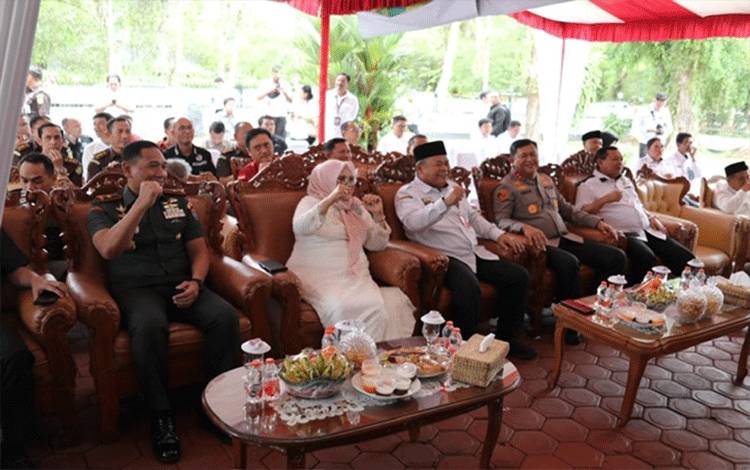 Suasana Halalbihalal dan Silaturahmi Bersama Keluarga Besar Pengadilan Tinggi Palangka Raya. (FOTO:ASEP)