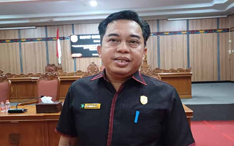 Ketua DPRD Kotawaringin Timur Rimbun. (FOTO: DEWI)