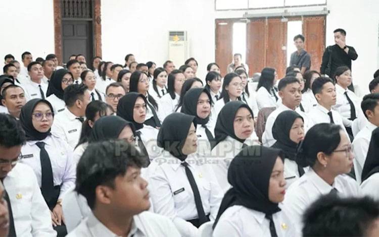 ASN dan PPPK saat dilantik Wali Kota Palangka Raya (Foto: Prokompim)
