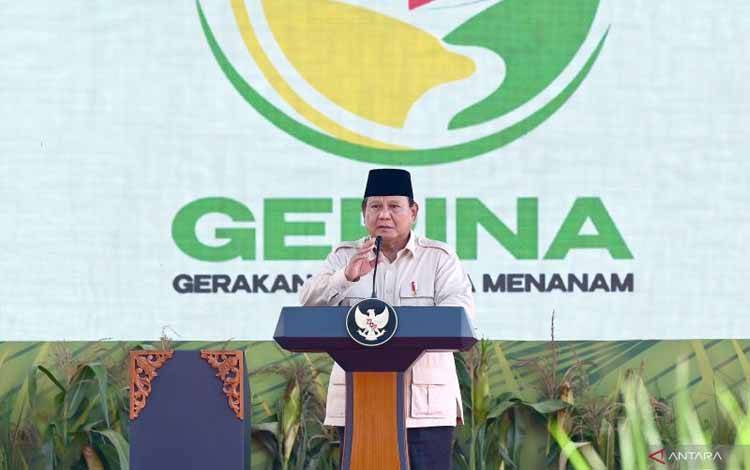 Presiden RI Prabowo Subianto memberi sambutan pada peluncuran program Gerakan Indonesia Menanam (Gerina) di Kabupaten Banyuasin, Provinsi Sumatra Selatan, Rabu (23/4/2025). ANTARA/HO-Biro Pers Sekretariat Presiden