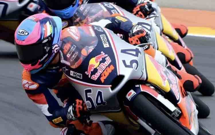 Pembalap 15 tahun Indonesia Veda Ega Pratama saat menjalani balapan Red Bull Rookies Cup 2024 seri keenam di Sirkuit Aragon, Spanyol, Jumat (30/8/2024). (ANTARA/Ho/Red Bull Rookies Cup)