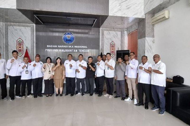 Rapat bersama Forum Komunikasi Pencegahan dan Pemberantasan Penyalahgunaan dan Peredaran Gelap Narkoba (P4GN) di kantor BNNP Kalteng di Palangka Raya. (ANTARA/HO-BNNP Kalteng)