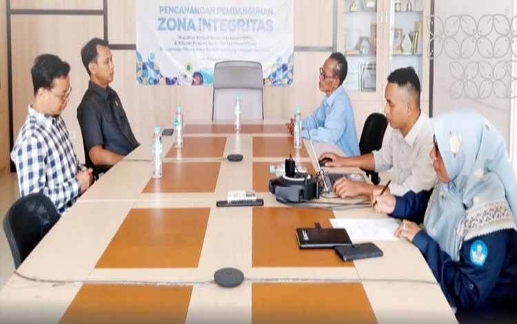 Wakil Ketua II DPRD Kalteng Muhammad Ansyari saat kunjungan ke Dinas Pendidikan Wilayah I Kabupaten Bogor Provinsi Jawa Barat (Foto : IST)