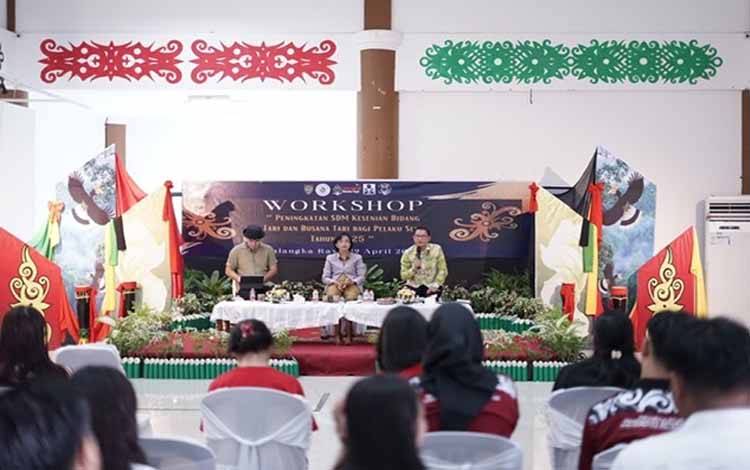 Workshop Peningkatan SDM Kesenian Bidang Tari dan Busana Tari Tahun 2025. (FOTO:FADLI)