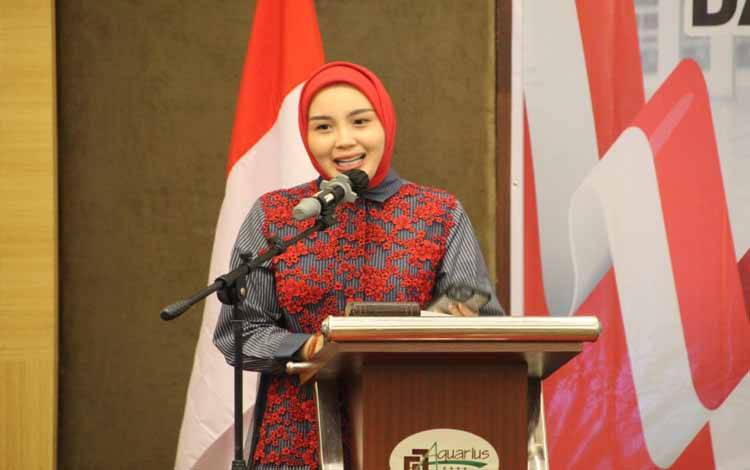 Ketua TP PKK Kalteng, Aisyah Thisia Agustiar Sabran menyampaikan sambutan. (FOTO:FAZ)
