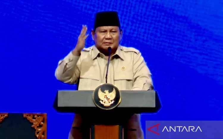 Presiden Prabowo Subianto berpidato dalam acara pembukaan Konvensi dan Pameran Tahunan Ke-49 Indonesian Petroleum Association (IPA Convex) Tahun 2025 di Kabupaten Tangerang, Banten, Rabu (21/5/2025). ANTARA/HO-BPMI Sekretariat Presiden.