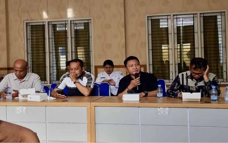 Bapemperda DPRD Kotawaringin Timur saat kaji banding di Pangkalan Bun. (FOTO: IST)