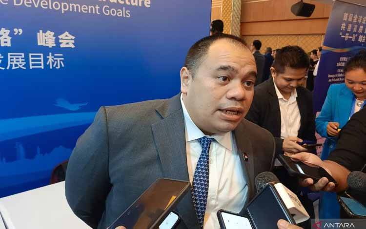 Chief Investment Officer (CIO) Danantara Pandu Sjahrir ditemui usai acara Global Business Summit on Belt and Road Infrastructure Investment di Jakarta, Minggu (25/5/2025). (ANTARA/Muzdaffar Fauzan)