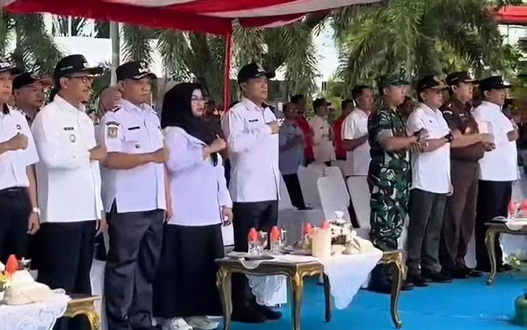 Wakil Bupati Kotawaringin Timur Irawati mengikuti apel kesiapsiagaan pengendalian dan penanggulangan karhutla tingkat Provinsi Kalimantan Tengah, Rabu, 28 Mei 2025. (FOTO: IST)