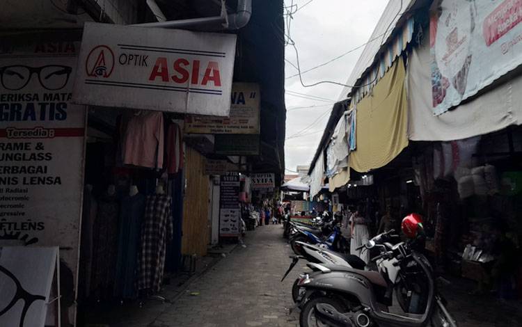 Aktivitas parkir di Pasar Palangka Raya (Foto: MARINI)