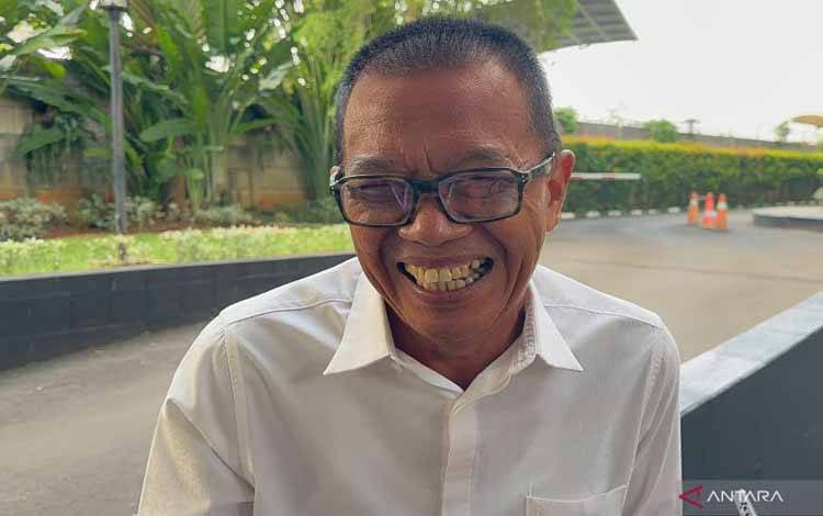 Mantan Dirjen Binapenta dan PKK Kementerian Ketenagakerjaan pada 2020-2023, Suhartono, usai menjalani pemeriksaan oleh penyidik Komisi Pemberantasan Korupsi, di Gedung Merah Putih KPK, Jakarta, Senin (2/6/2025). (ANTARA/Rio Feisal)