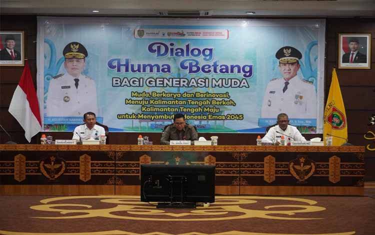 Dialog Huma Betang bagi Generasi Muda di Aula Eka Hapakat, Rabu, 18 Juni 2025. (FOTO:SETDA KALTENG)