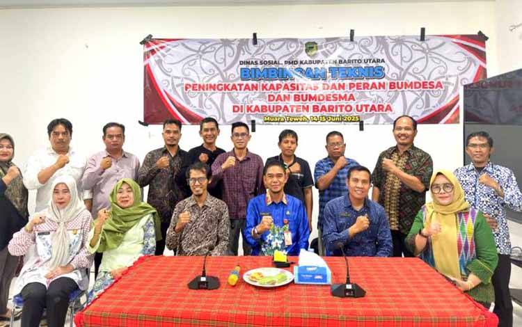 Bimtek Peningkatan Kapasitas dan Peran BUMDes dan BUMDesma di Aula Dinsos PMD.(foto: Dhani)
