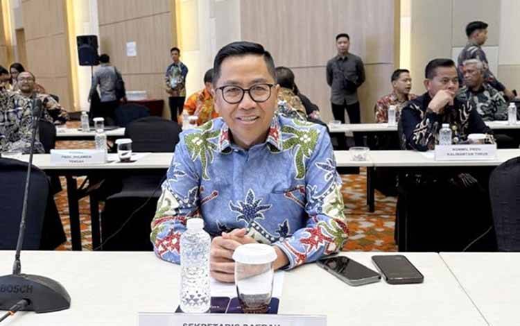 Plt. Sekda Provinsi Kalimantan Tengah Leonard S. Ampung. (FOTO: IST)
