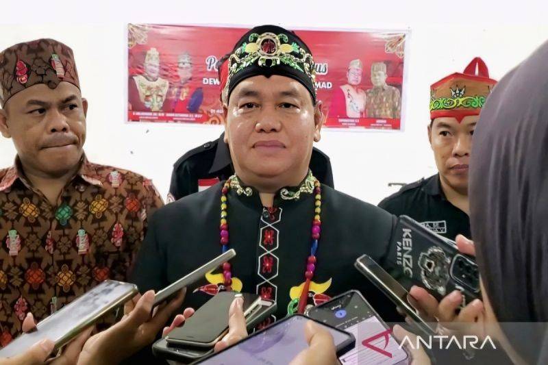 Bupati Kotim Halikinnor yang juga menjabat Ketua Umum DAD Kotim. ANTARA/Devita Maulina