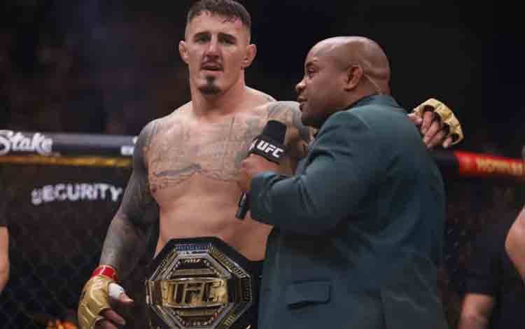 Juara baru kelas berat UFC Tom Aspinall bertekas membyat kelas berat berjalan. (Laman MMA Fighting/Richard Sellers/PA Images via Getty Images)