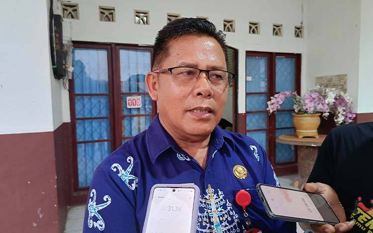 Kepala Dinas Pendidikan Barito Timur, Sabai. (FOTO: AGUSTINUS BOLE MALO)