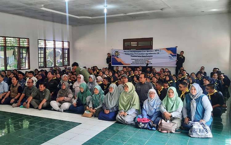 Praktik Pengenalan Ekosistem Hutan atau P2EH di KHDTK Pondok Buluh, Kabupaten Simalungun, pada 23 Juni hingga 2 Juli 2025. (FOTO: Dokumentasi Prof Rahmawaty untuk Borneonews)