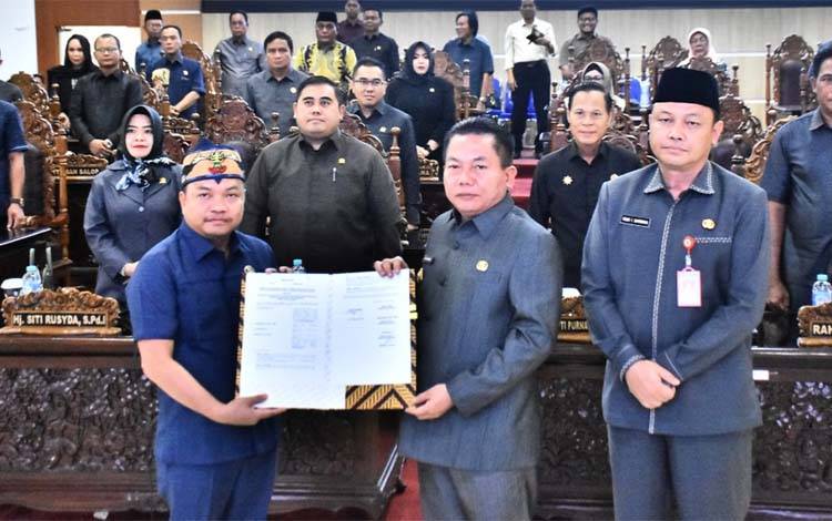 Bupati Kapuas, H.M Wiyatno dalam Rapat Paripurna DPRD Kapuas di Aula DPRD Kapuas, Jumat, 4 Juli 2025 (IST)