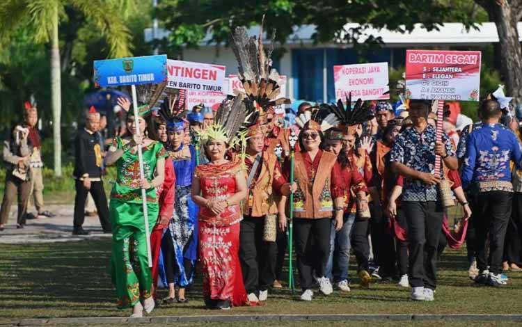 Rangkaian konvoi peringatan Harkopnas di halaman Kantor Gubernur Kalteng, Sabtu, 12 Juli 2025. (FOTO: SETDA KALTENG)