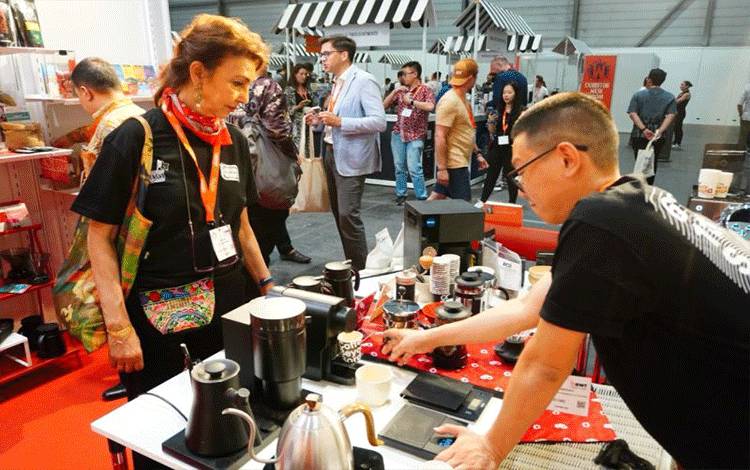 Salah satu peserta Indonesia dalam pameran World of Coffee 2025 di Palexpo, Jenewa, Swiss pada 26-28 Juni 2025. ANTARA/HO-Atase Perdagangan PTRI Jenewa