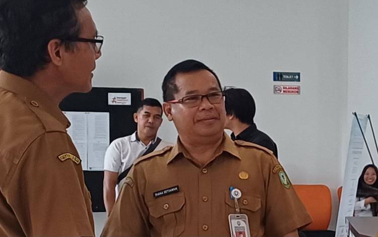 Kepala Dinas Penanaman Modal dan Pelayanan Terpadu Satu Pintu (DPMPTSP) Kotim, Diana Setiawan. (FOTO: DEWIP)