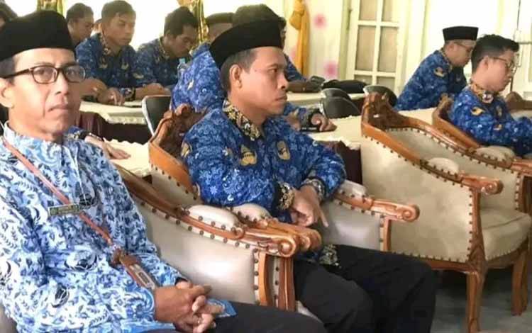 Suasana kegiatan penyambutan kunjungan dari Tim Panitia Penerimaan Mahasiswa Baru (PMB) Universitas Islam Negeri (UIN) Palangka Raya di Aula Kantor Kemenag Kapuas pada Kamis, 17 Juli 2025. (IST)