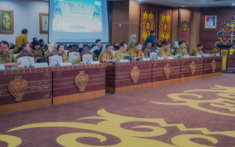 Rapat Koordinasi Capaian Pembangunan Fisik APBD Kalteng Semester I Tahun 2025. (FOTO:RZD)