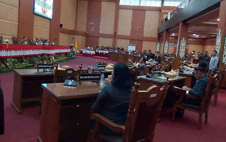 Aktivitas DPRD Palangka Raya. (FOTO: MARINI)