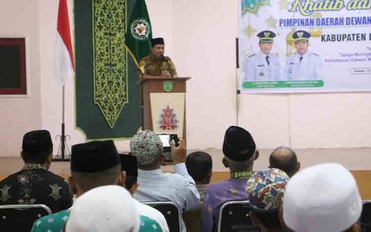 Bupati Pulpis saat membuka acara pelatihan Khatib dan Imam, Selasa, 12 Agustus 2025. (FOTO: RETHA)