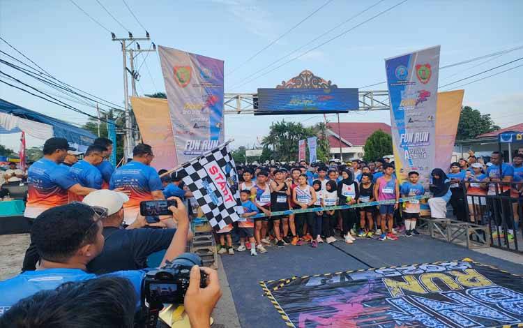 Suasana start BNN Fun Run 6K (Foto : PATHUR)