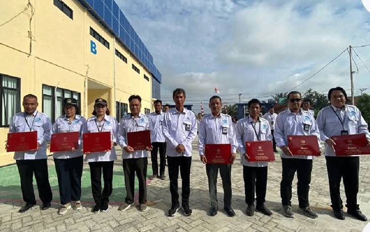 Apresiasi atas terselesaikannya kegiatan wawancara Zona Integritas menuju Wilayah Bebas dari Korupsi atau ZI-WBK yang telah dilaksanakan dengan baik di Balai Bahasa Kalteng.(FOTO: Istimewa)