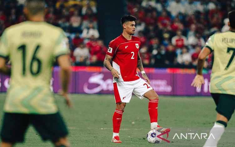 Pemain timnas Indonesia Mees Hilgers saat tampil melawan timnas Australia dalam laga ketujuh kualifikasi Piala Dunia 2026 Grup C di Stadion Sepak Bola Sydney, Kamis (20/3/2025). ANTARA/HO-PSSI/am.