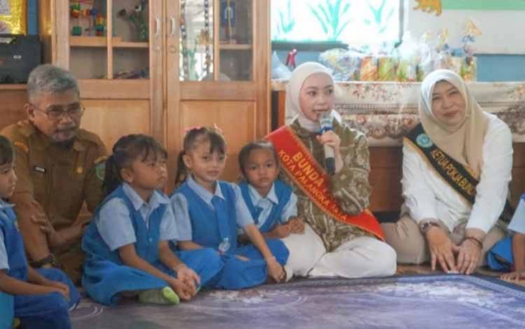 Bunda Paud Palangka Raya Avina Fairid Naparin (Foto : IST)