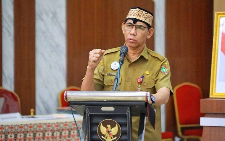 Staf Ahli Bidang Kemasyarakatan dan Sumber Daya Manusia Hamka saat memberikan sambutan. (FOTO: ASF)