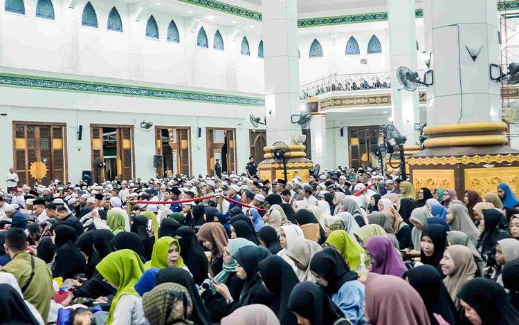 Suasana Tabligh Akbar Maulid Nabi Muhammad SAW 1447 H/2025 M di Masjid Agung Wahyu Al Hadi, Kompleks Islamic Center. (FOTO:ABE)